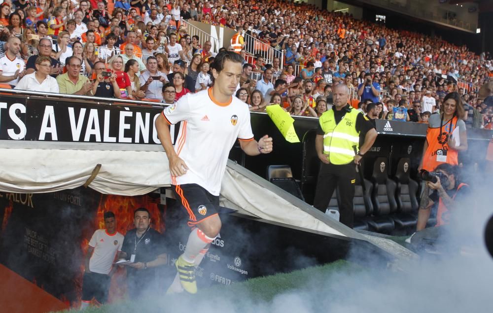 Todas las imágenes de la presentación del Valencia 2016/17