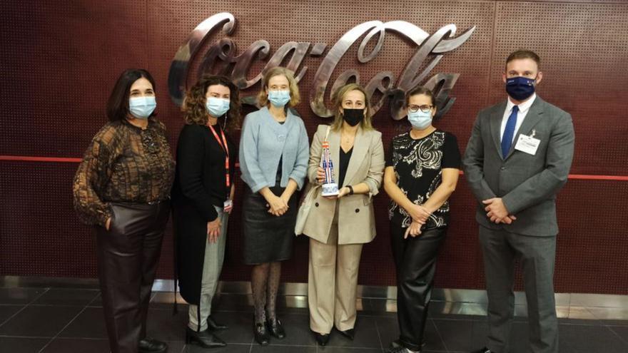 Visita de la Xunta a la planta de Coca-Cola. | // L. O.