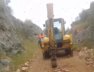 Trabajos de exhumación en una de las fosas comunes de la guerra civil en Extremadura