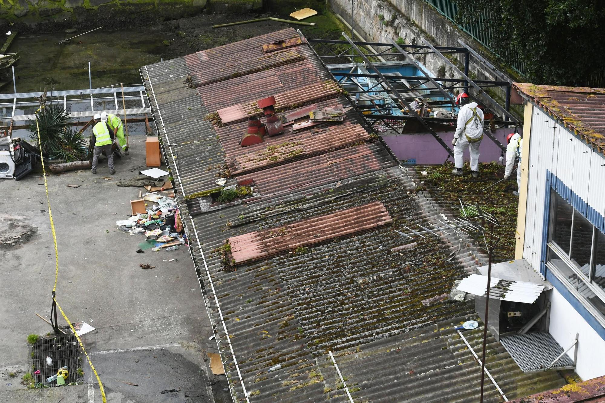 Adiós a la última chabola de A Pasaxe y a dos construcciones ocupadas de forma ilegal junto a la ría