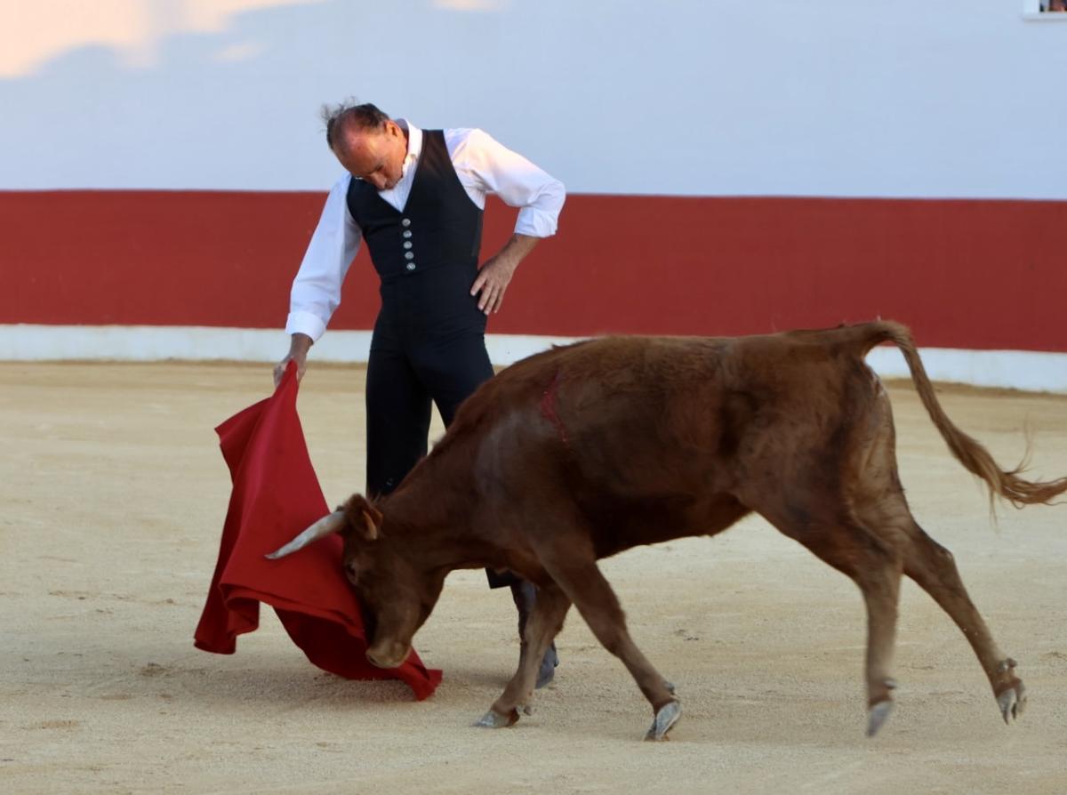 Vicente Barrera y Pepín Líria invitados de lujo en la ganadería de Paco Martí Vicente Barrera y Pepín Líria invitados de lujo en la ganadería de Paco Martí