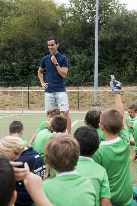 Linares visita el campus del Real Oviedo