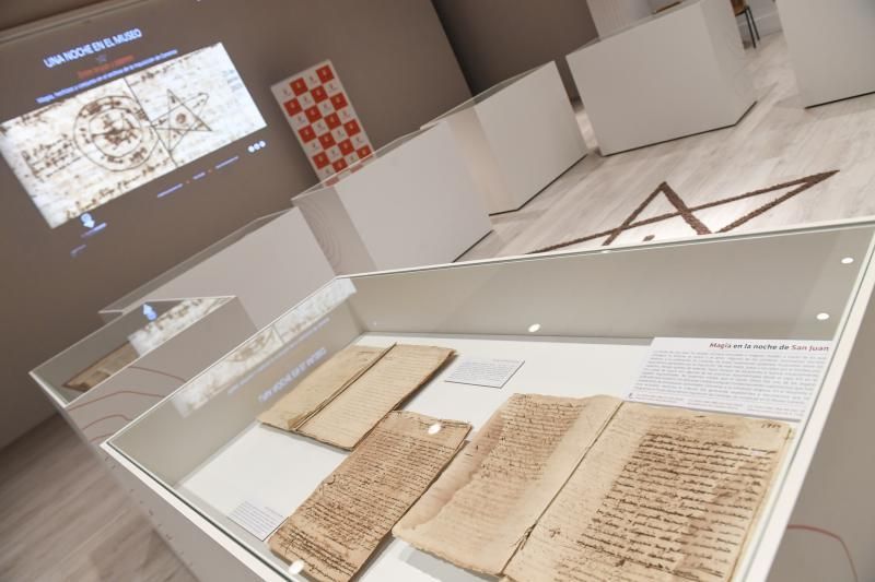 23-06-20 GENTE Y CULTURA. MUSEO CANARIO.LAS PALMAS DE GRAN CANARIA. Exposicion 'Entre Brujas y Papeles', donde se mostrará una selección de documentos del archivo de la Inquisición de Canarias relacionados con la práctica de la brujería y las tradiciones de la noche de San Juan.. Fotos: Juan Castro  | 23/06/2020 | Fotógrafo: Juan Carlos Castro