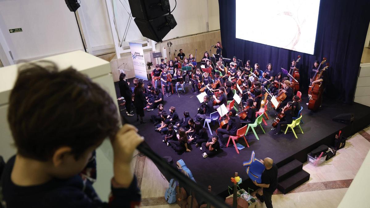 Catrocentas familias celebran os 25 anos de Dano Cerebral Santiago