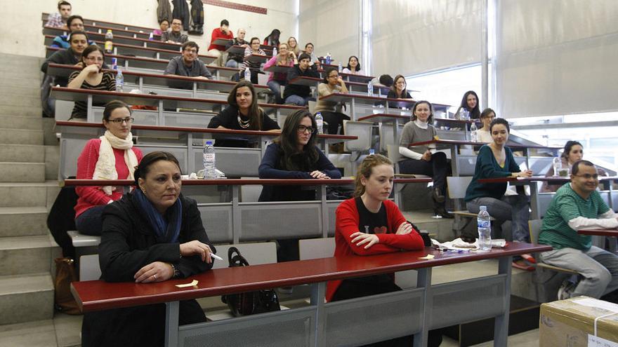 El MIR congrega a 1.700 aspirantes en la Región: un examen &quot;para ordenar la masa que sale de la Facultad&quot;