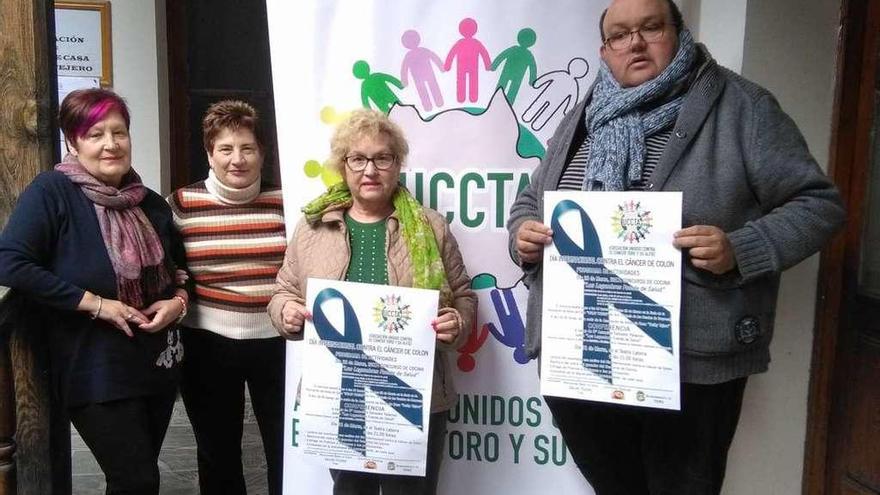 Miembros de Uccta durante la celebración del Día Mundial Contra el Cáncer de Colon.