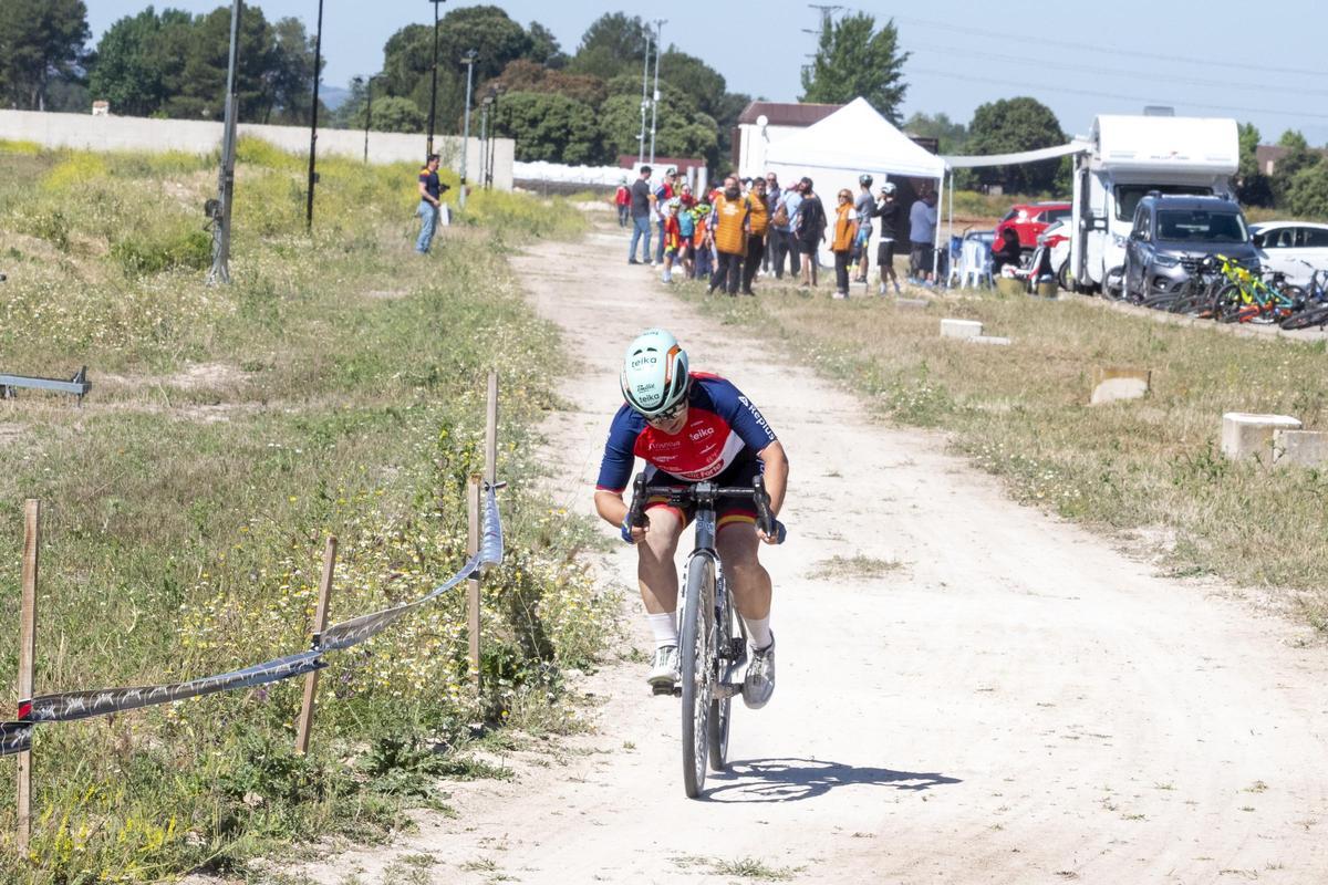 Mª José Silvestre durante la prueba de gravel en Bocairent.