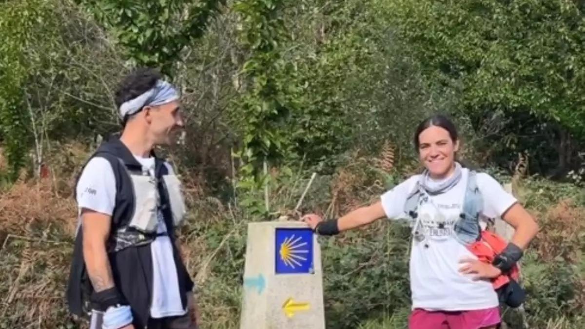 Alejandro Mora y Bárbara Doval durante su peregrinación solidaria entre Sevilla y Santiago.
