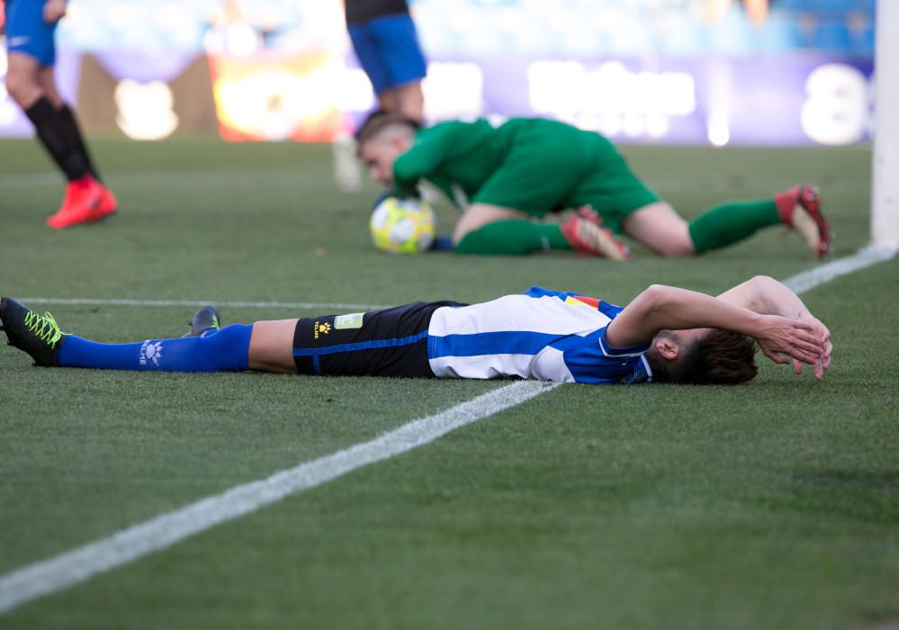 Los blanquiazules desperdician la oportunidad de huir del descenso y no pasan del empate ante un Andorra con uno menos desde el 52'