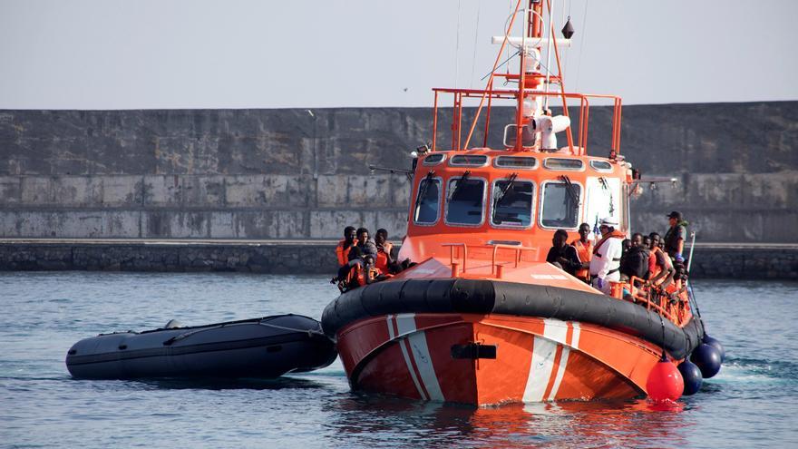 Las ONG temen que la Isla de Alborán se convierta en una &quot;prisión flotante&quot; encubierta para inmigrantes