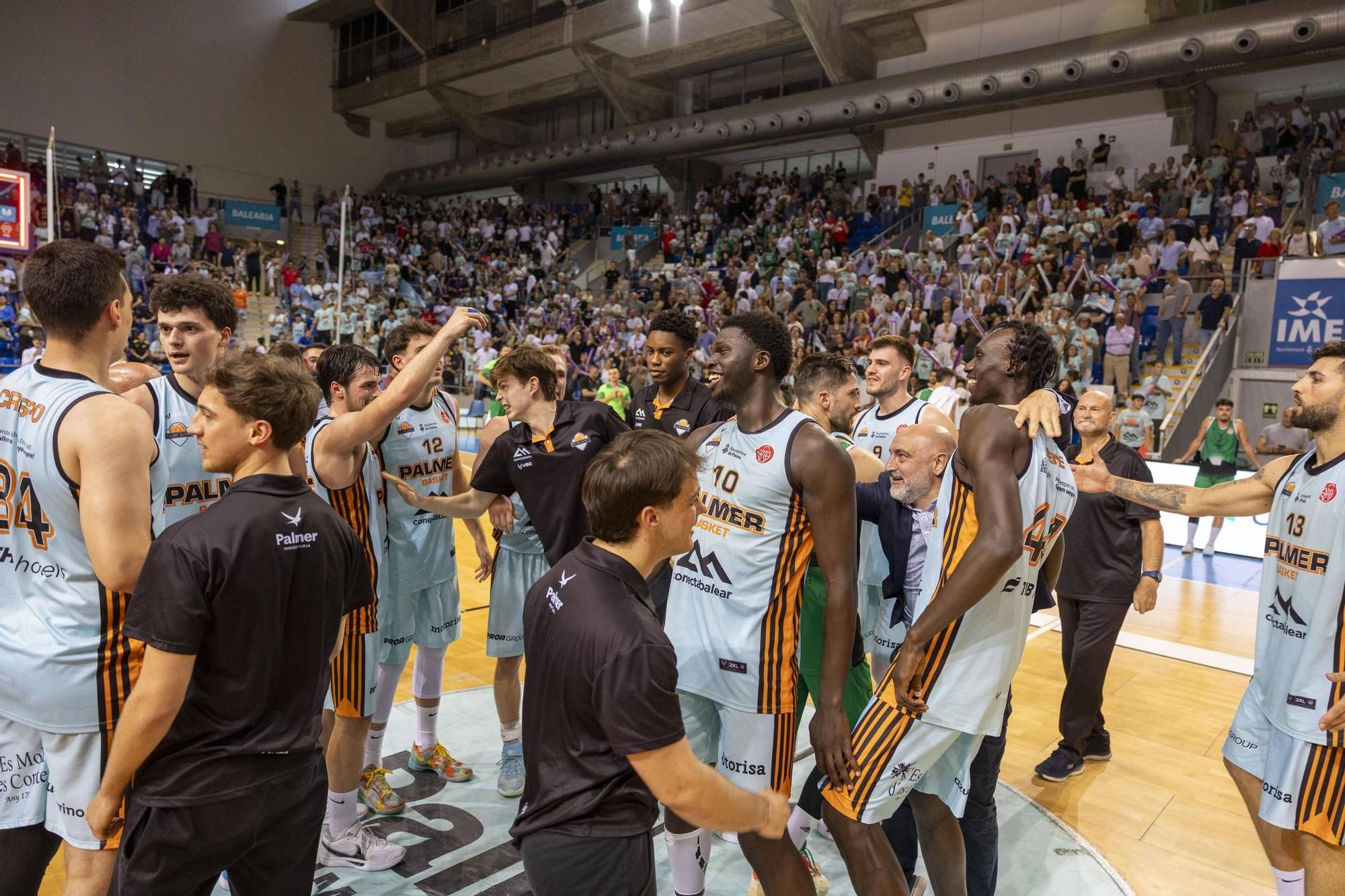 Así ha sido la fiesta del Palmer Basket Mallorca Palma tras ascender a Primera FEB