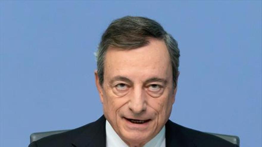 Mario Draghi avisa del riesgo de una desaceleración aún mayor