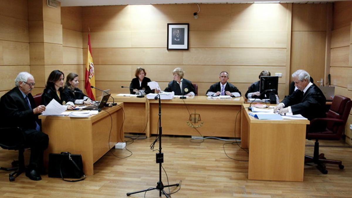 La sección cuarta de la Sala de lo Penal de la Audiencia Nacional, en plena revisión de la prisión provisional a Bárcenas.