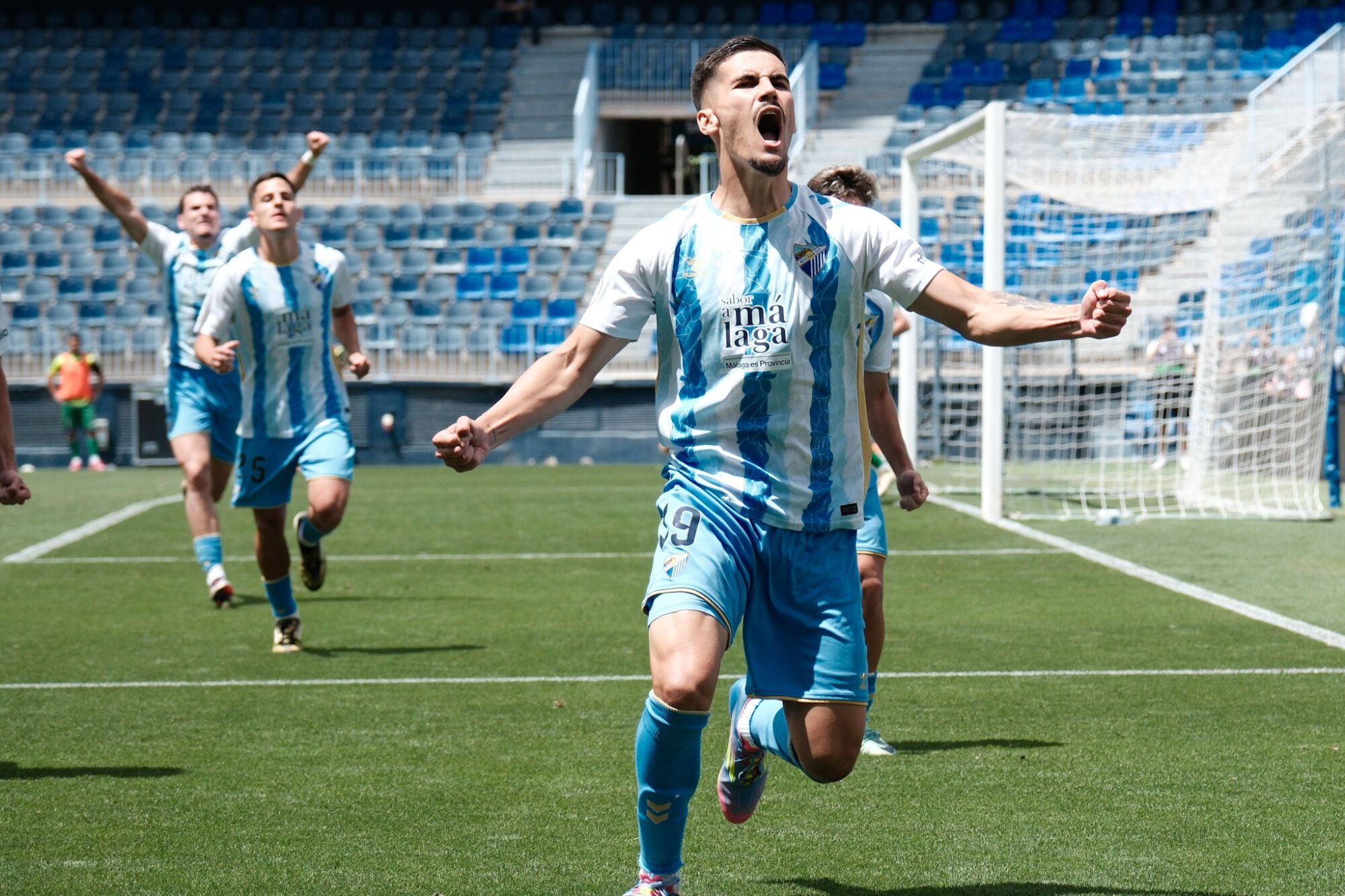 El Atlético Malagueño ató este domingo en el estadio de La Rosaleda su ansiado ascenso a Segunda RFEF