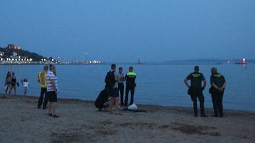 Buscaven un banyista perdut a la platja de Roses i apareix sa i estalvi a la Jonquera