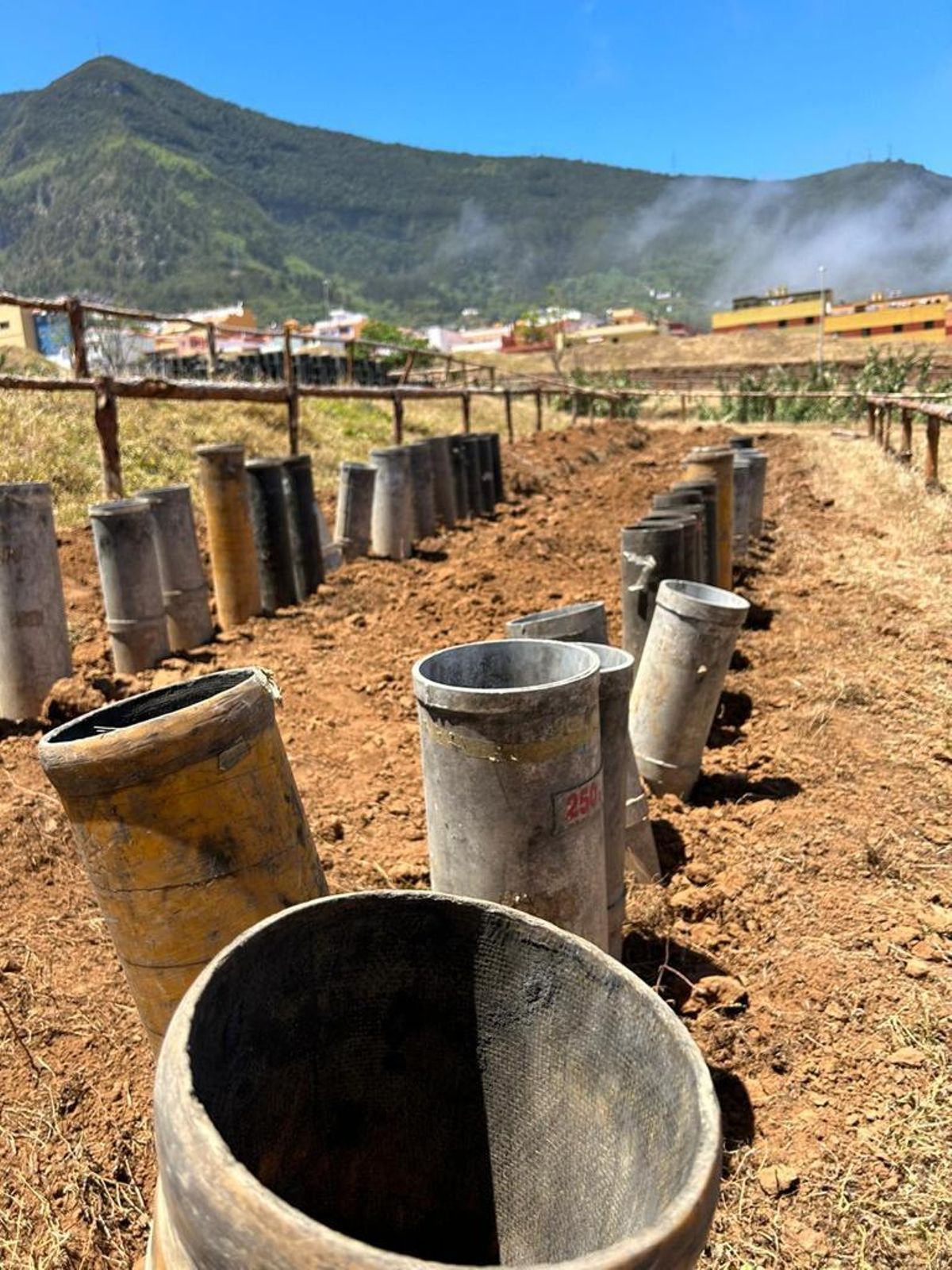 Preparativos de los fuegos de la calle El Sol