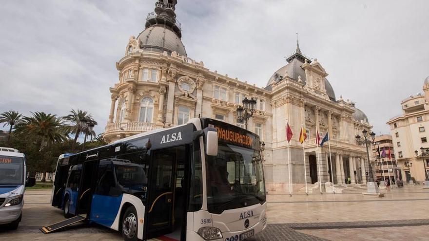 Alsa triplica la frecuencia de los autobuses que pasan por El Algar