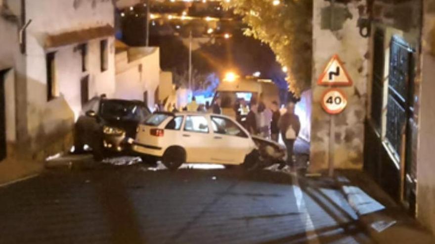 Aparatoso accidente múltiple en Almatriche