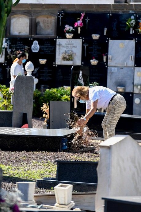 31 de octubre en el cementerio de San Lázaro