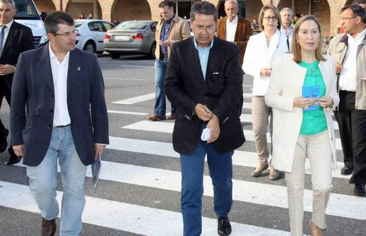 Meis, Pérez y la exministra Ana Pastor, en la campaña 2015. // Muñiz