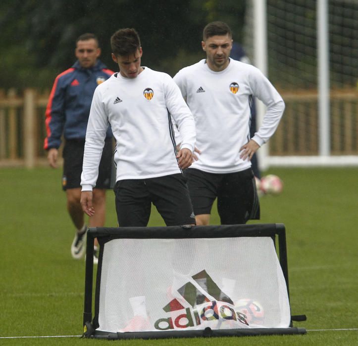 Entrenamiento del Valencia en Marlow