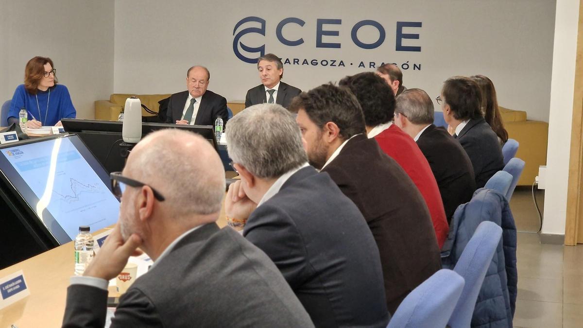 La comisión de Coyuntura Económica de la CEOE Aragón se celebró este viernes con el director general de Política Económica.