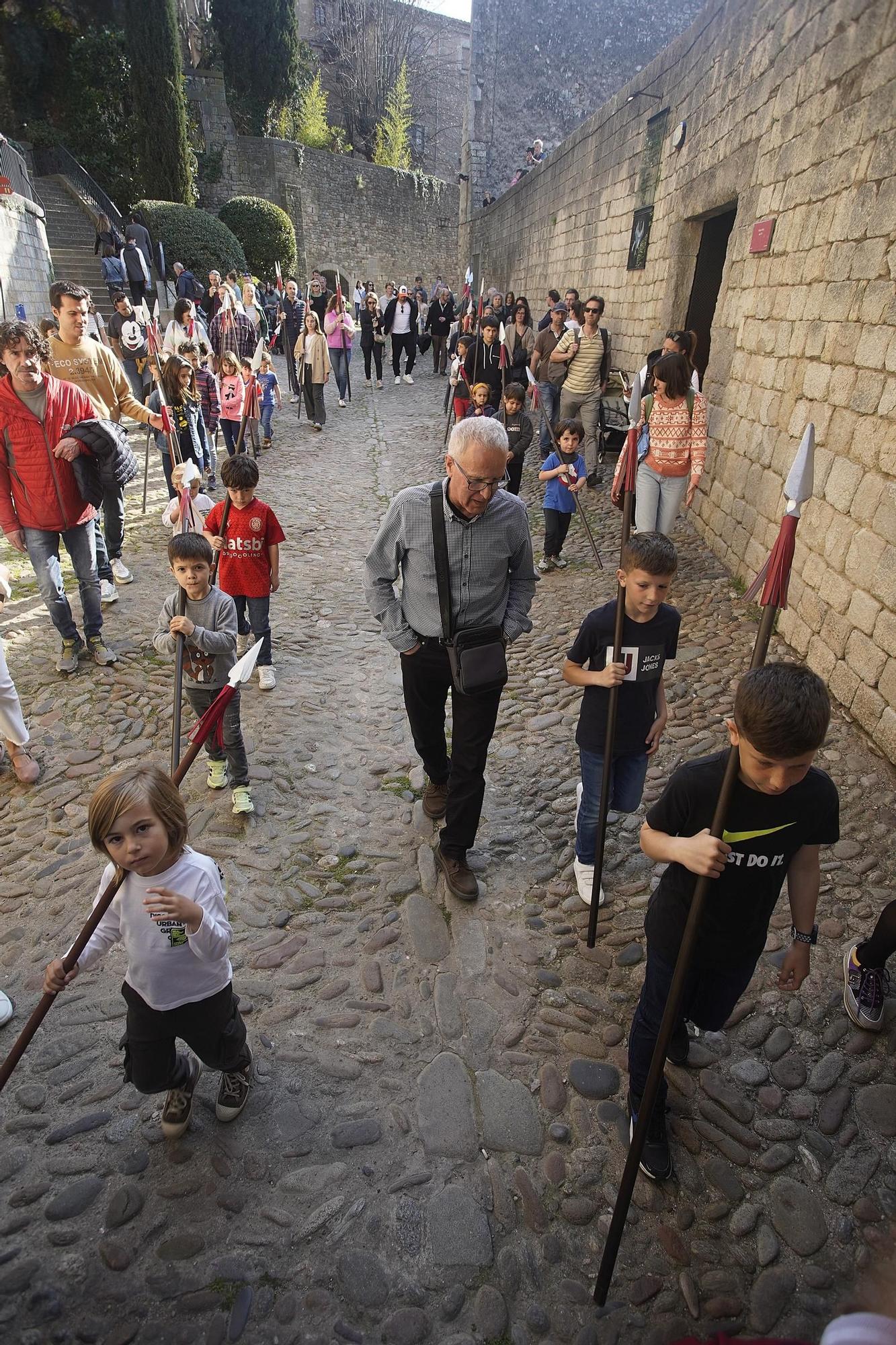 Els infants de Girona es converteixen en autèntics manaies per un dia