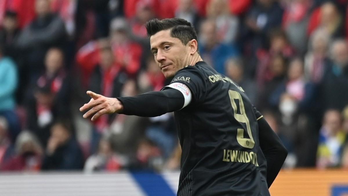 Lewandowski celebrando su gol ante el Mainz