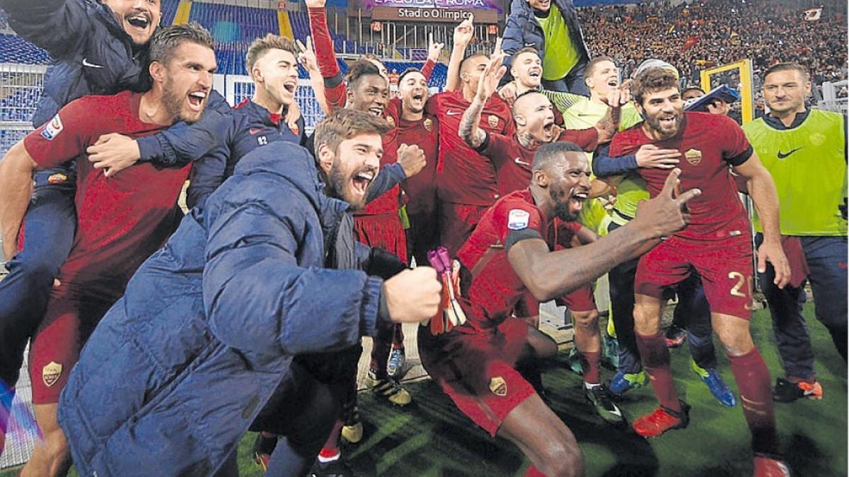 El conjunto 'giallorossi' dio rienda suelta a la euforia tras tumbar a la Lazio en el último 'derby della capitale'