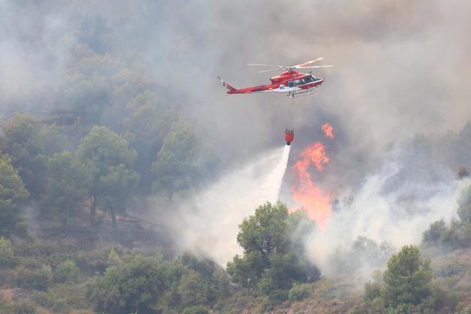 La cronología del domingo en el incendio de Vall d'Uixó (Castellón): comienzo desolador y noche para la esperanza