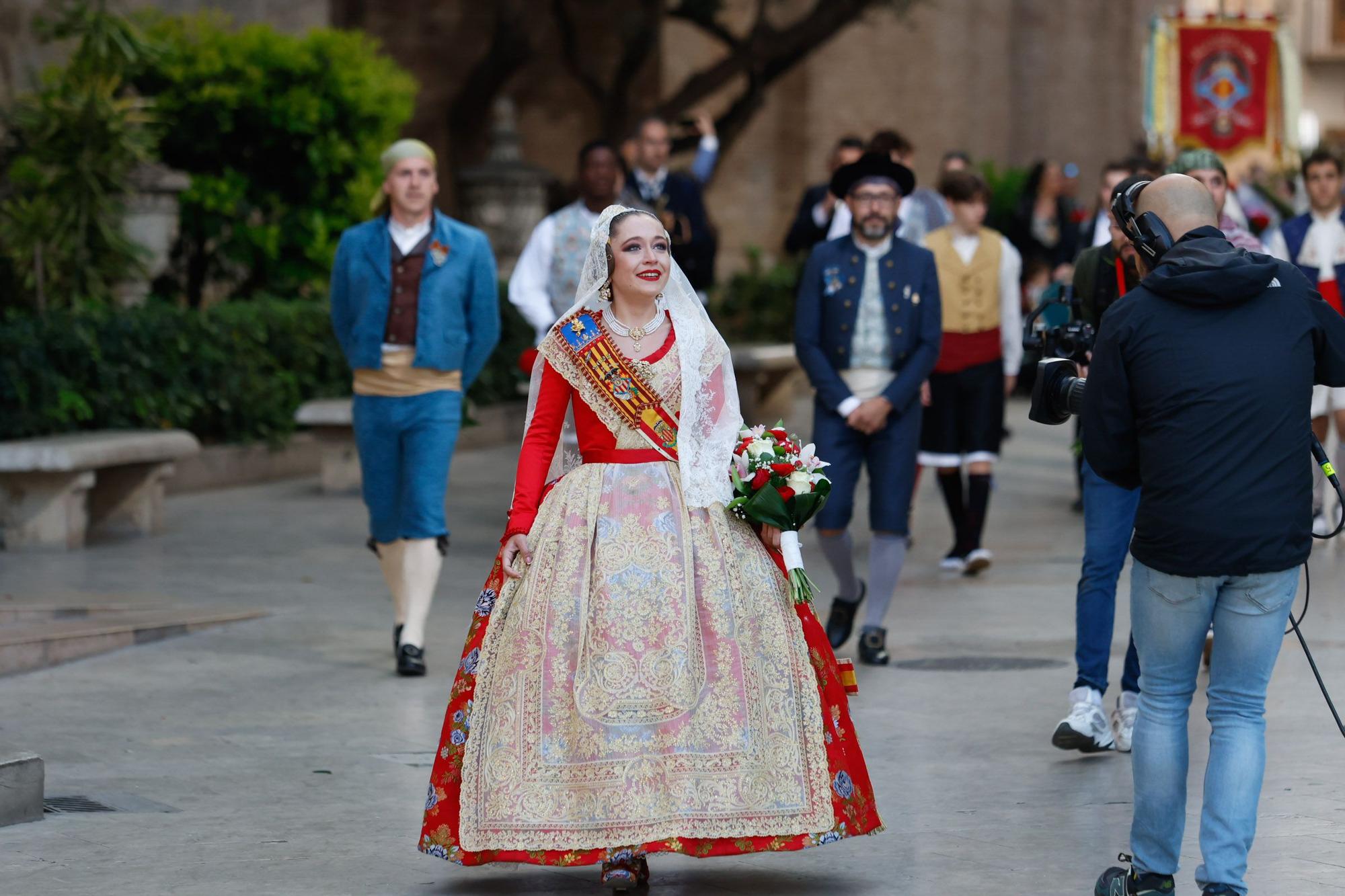 Búscate en el primer día de la Ofrenda en la calle San Vicente entre las 18:00 y las 19:00