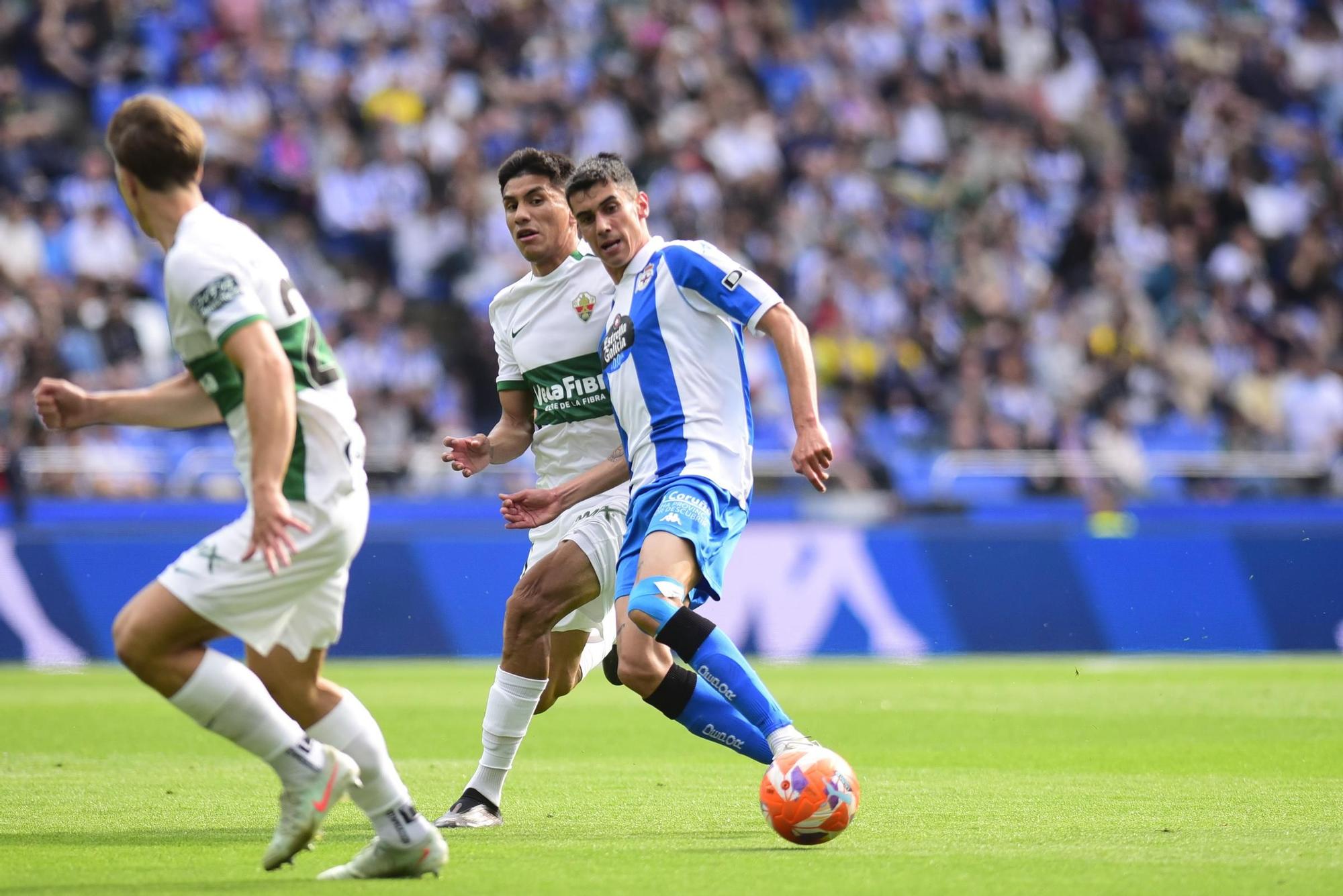 El Dépor cae goleado (0-4) por el Elche para cerrar la temporada 2025-25 en Riazor