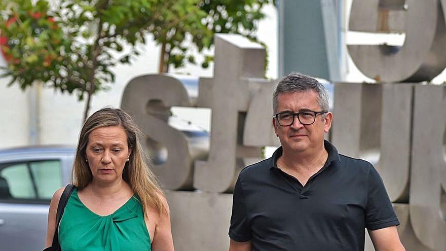 Victoria Rosell y Carlos Sosa. | | ANDRÉS CRUZ