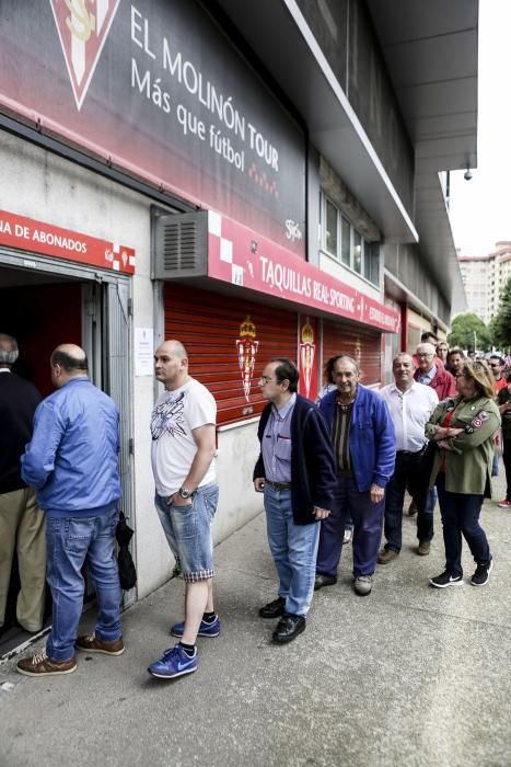 Primeros socios en renovar el abono del Sporting