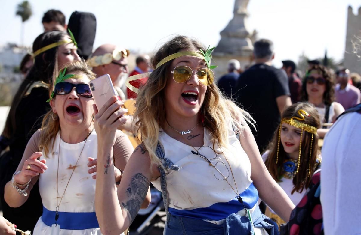 Carnaval de Córdoba: pasacalles en la Calahorra y fiesta infantil en el Bulevar