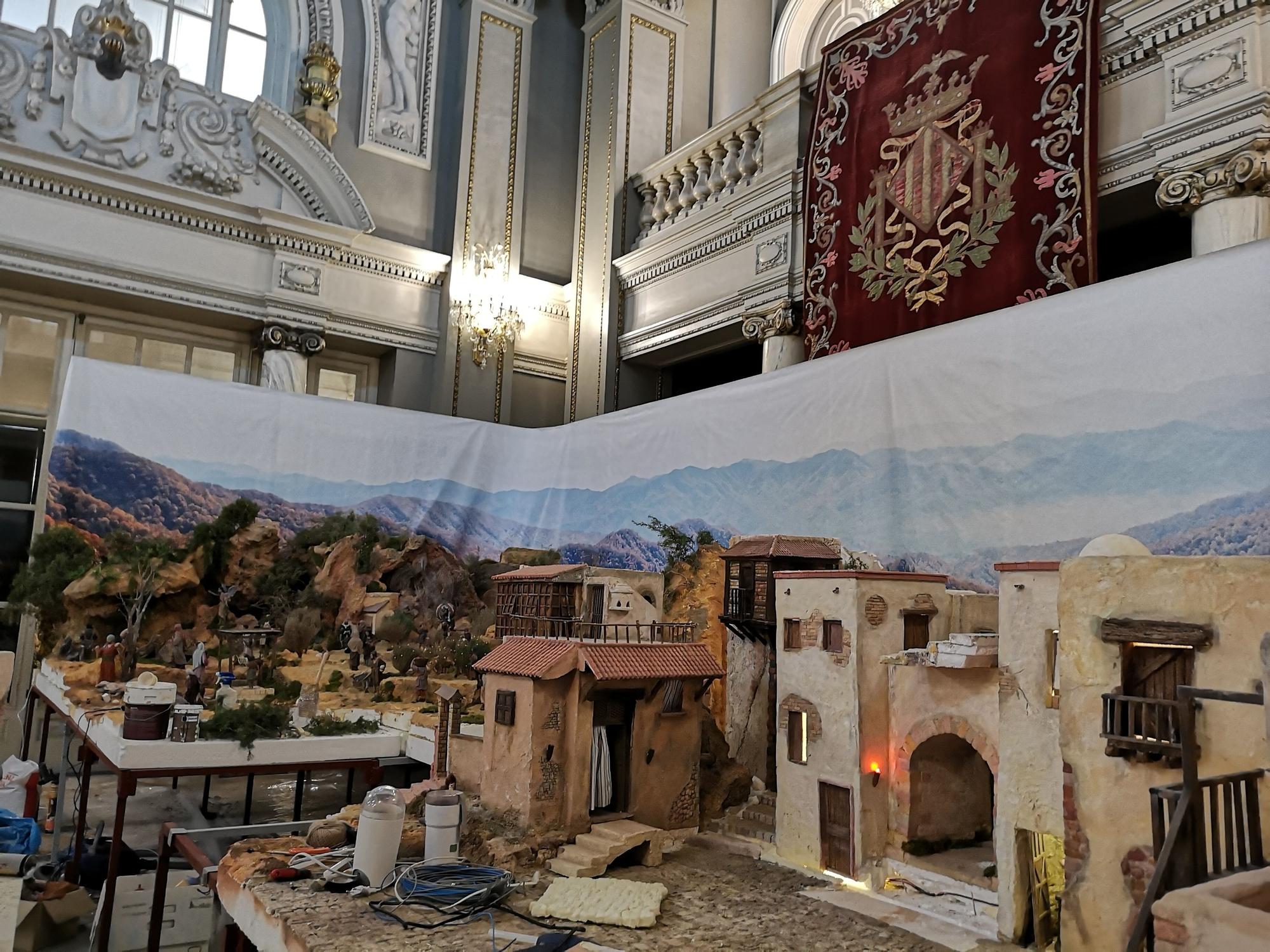 Preparativos del Belén del Salón de Cristal