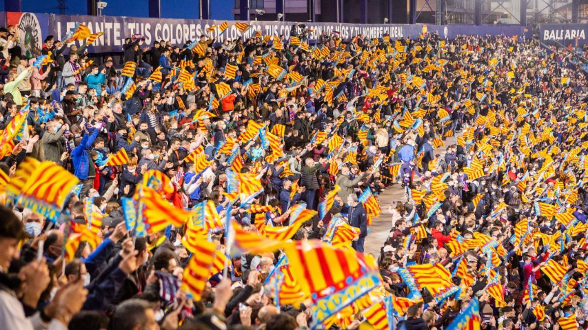 La afición del Levante UD en el Ciutat de València