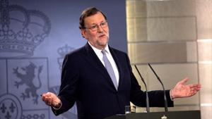 El presidente Mariano Rajoy comparece ante la prensa tras reunirse con el Rey.