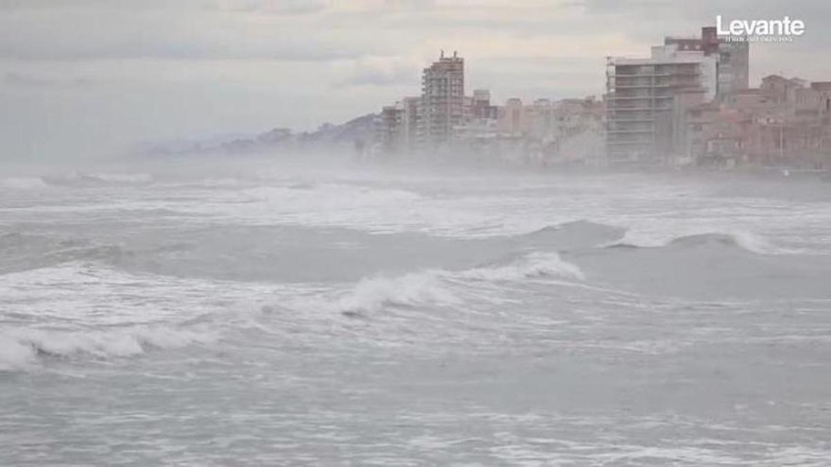 La borrasca Harry azota con fuerza el litoral valenciano