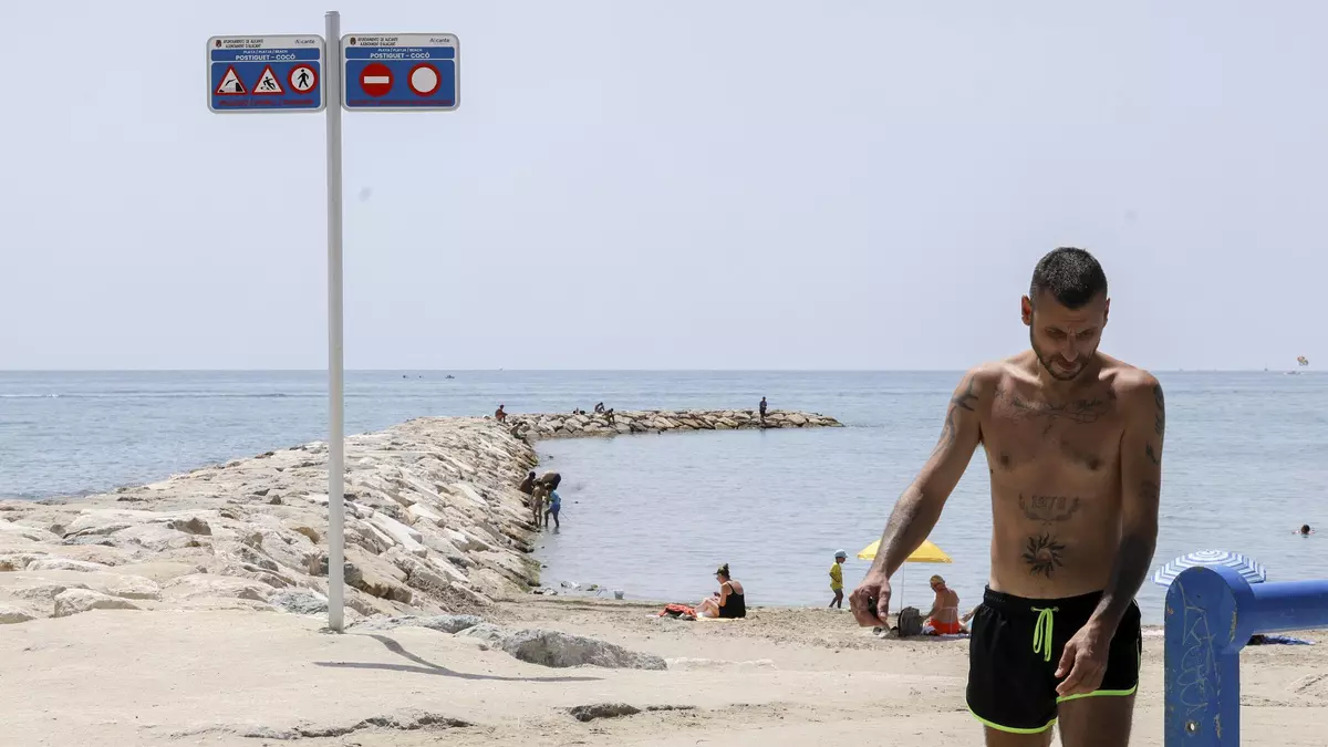 El Gobierno estudia retirar las piedras del espigón de El Postiguet en Alicante