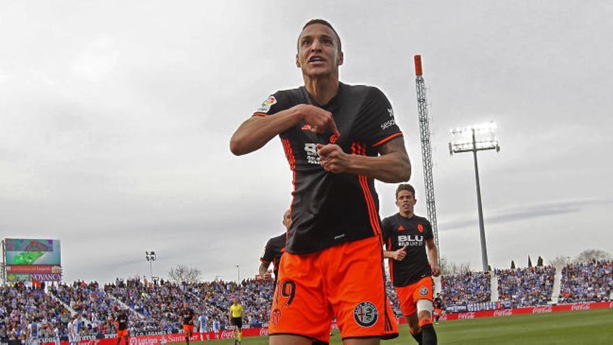 El padre de Rodrigo Moreno habla sobre el futuro del delantero del Valencia CF