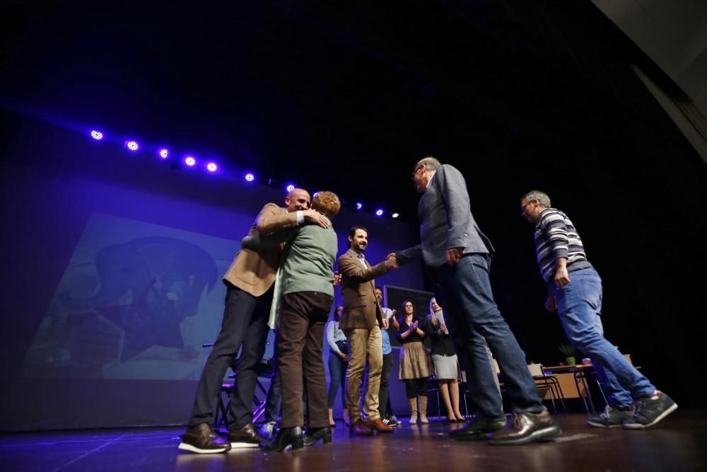El Teatro Municipal acogió un emotivo Homenaje a los maestros y maestras jubilados de Torrevieja