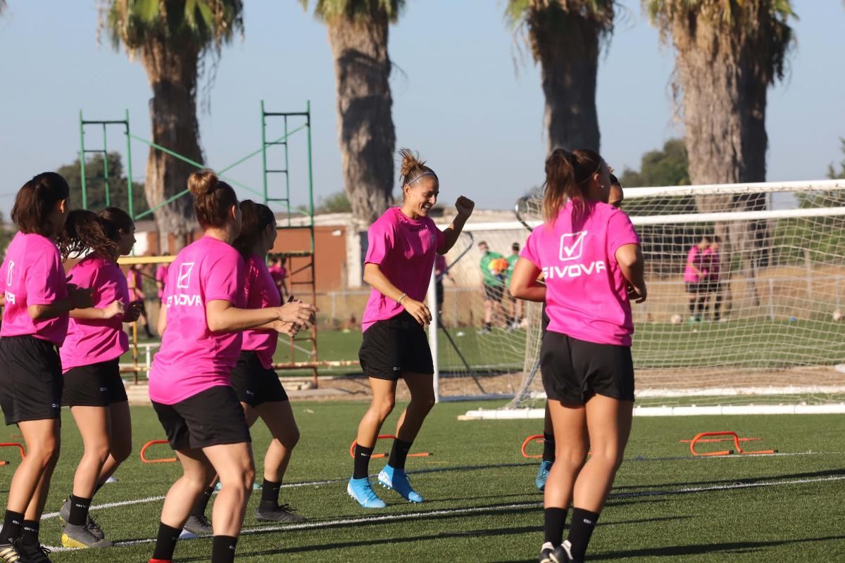 El Córdoba CF Femenino de Ariel Montenegro comienza a rodar