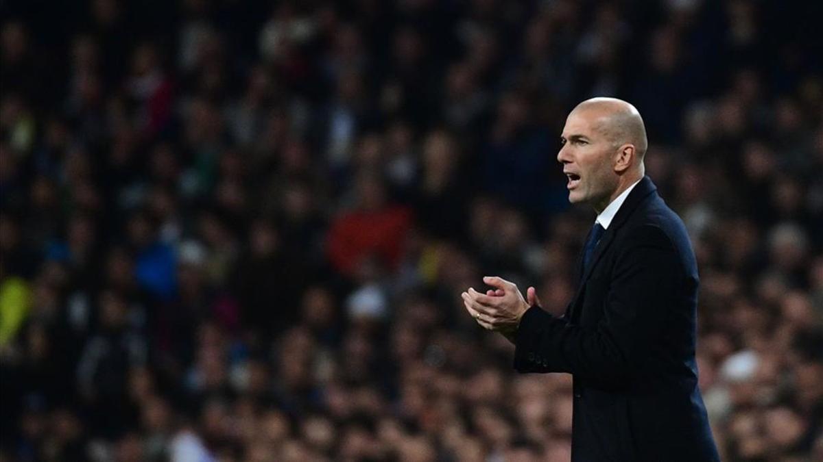 Zinedine Zidane intentó levantar el ánimo del equipo