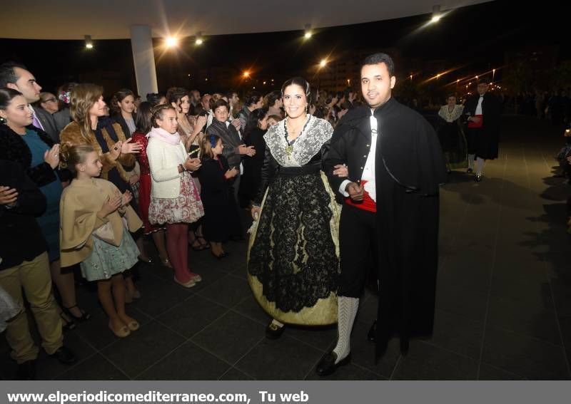 GALERÍA DE FOTOS -- Sequiol presenta a sus flamantes madrinas, Estefanía y María, en una noche brillante