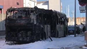 Autobús quemado en Mataró
