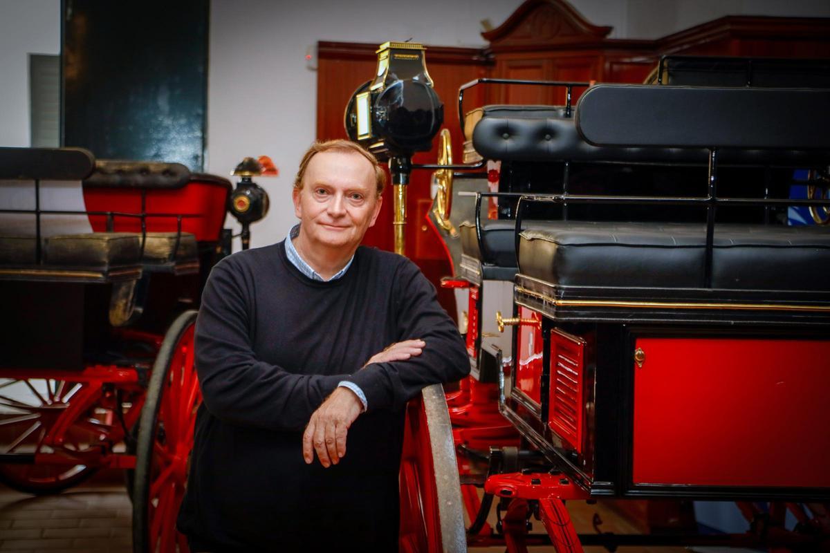 Gonzalo Giner con coches de caballos