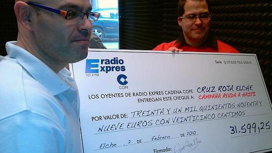 Radio Express entrega 32.000 euros para Haití - Información