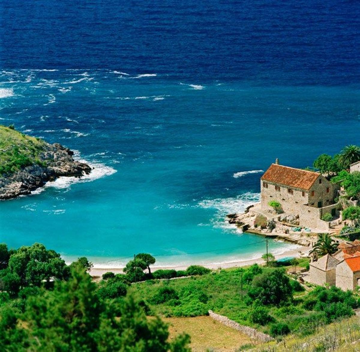 Playa Dubovica en la Isla Hvar, también en la Costa Dálmata.