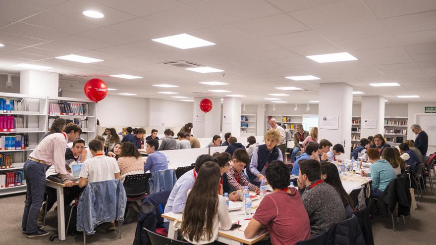 La Universidad Europea de Valencia pone al alcance del estudiante diferentes programas formativos muy completos.